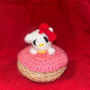 Hello kitty and her donut